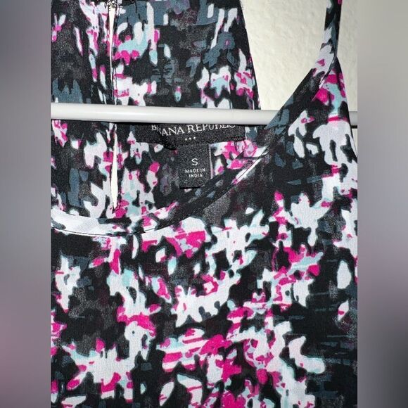 NWOT- BANANA REPUBLIC FLORAL HALTER SLEEVELESS TOP- SIZE SMALL - Picture 5 of 5